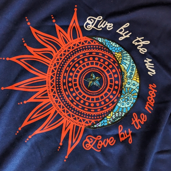 BNWT - 'Live By The Sun Love By The Moon' Sweatshirt - Picture 2 of 2